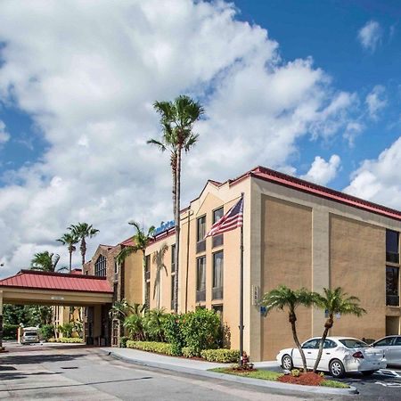Comfort Inn & Suites Lantana - West Palm Beach South Екстериор снимка