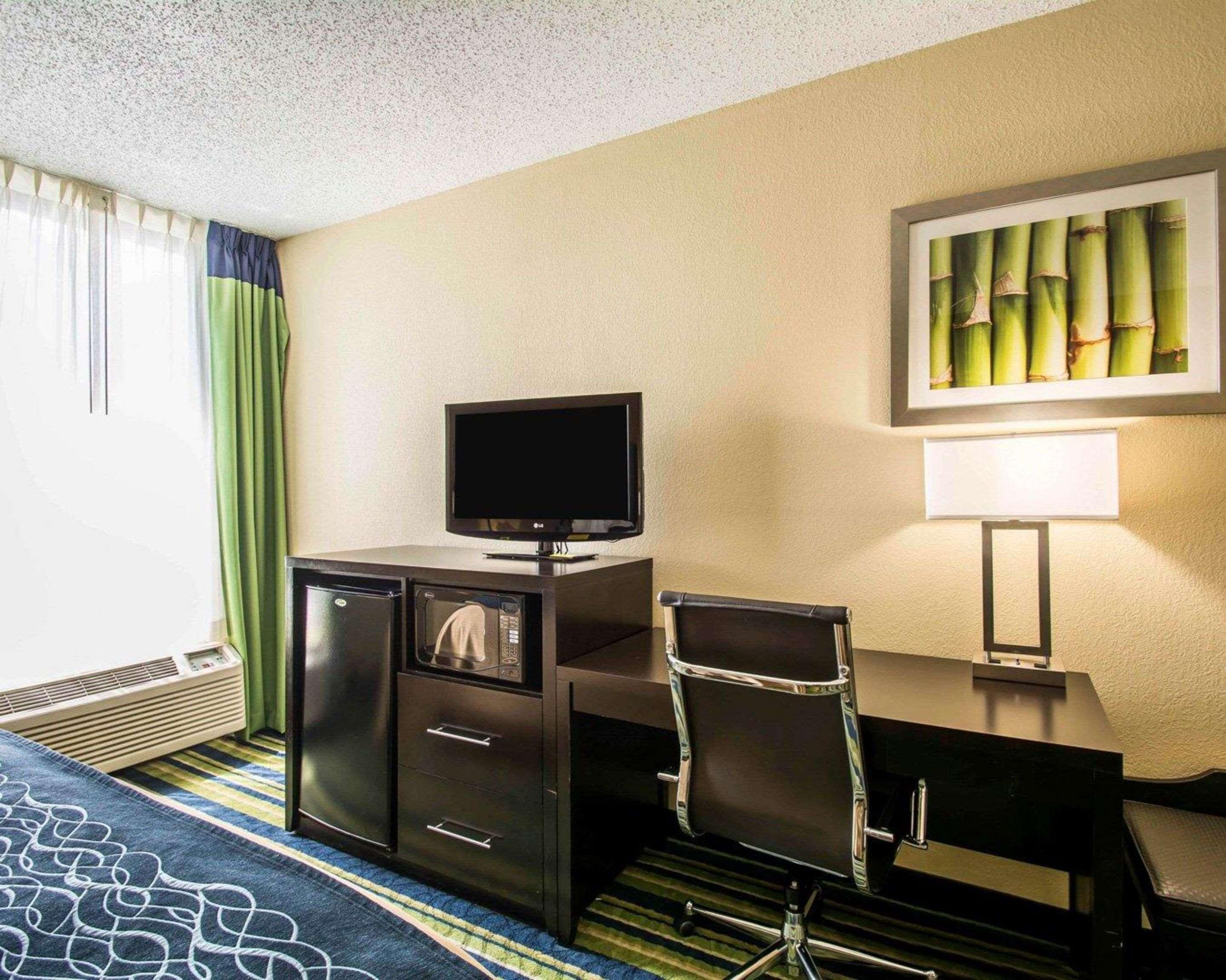 Comfort Inn & Suites Lantana - West Palm Beach South Екстериор снимка