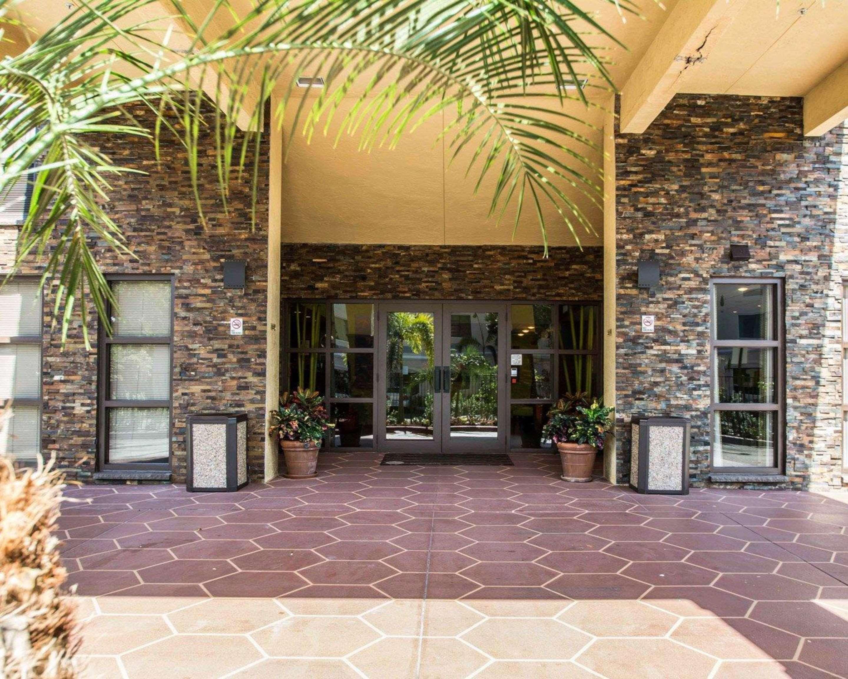 Comfort Inn & Suites Lantana - West Palm Beach South Екстериор снимка