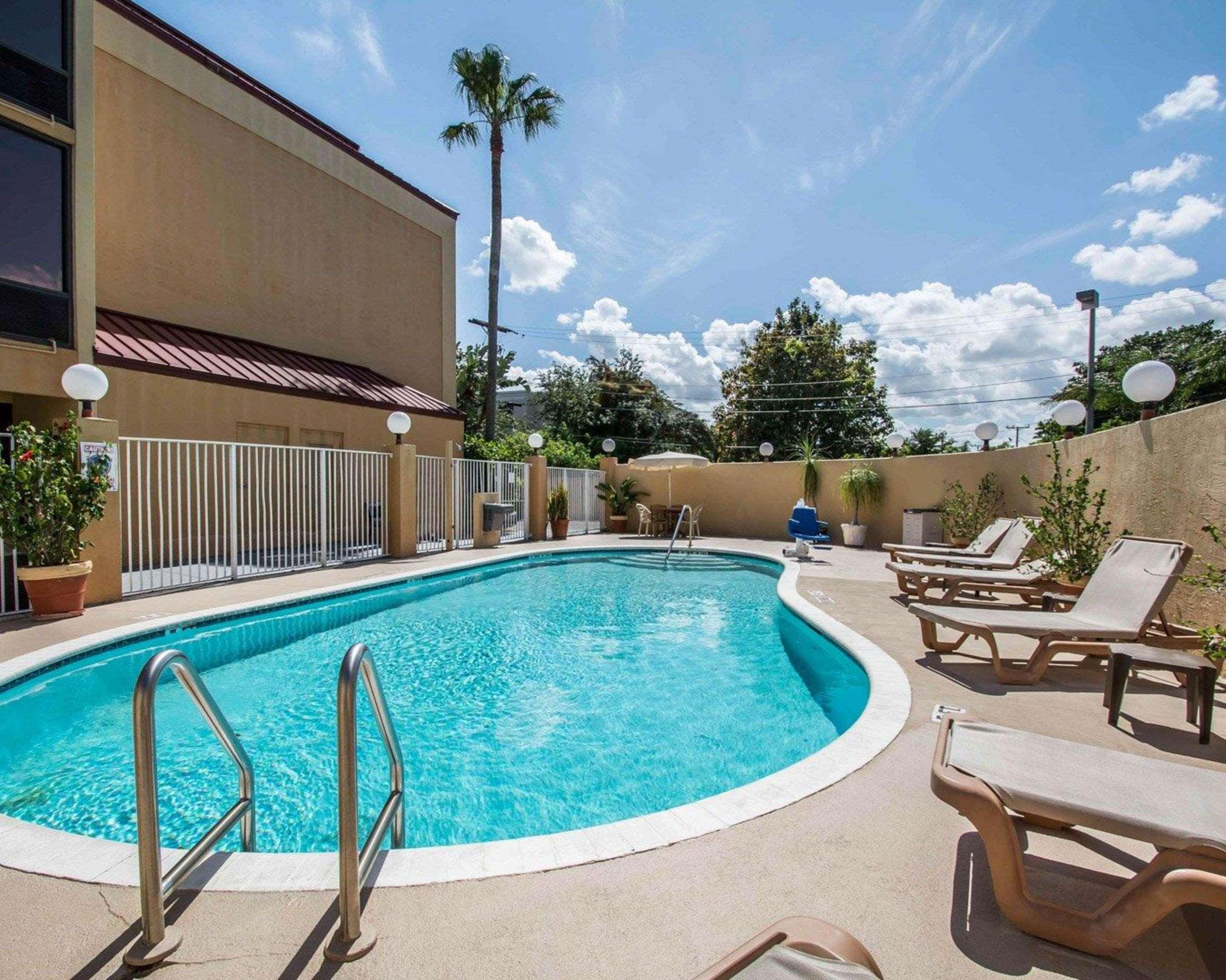 Comfort Inn & Suites Lantana - West Palm Beach South Екстериор снимка