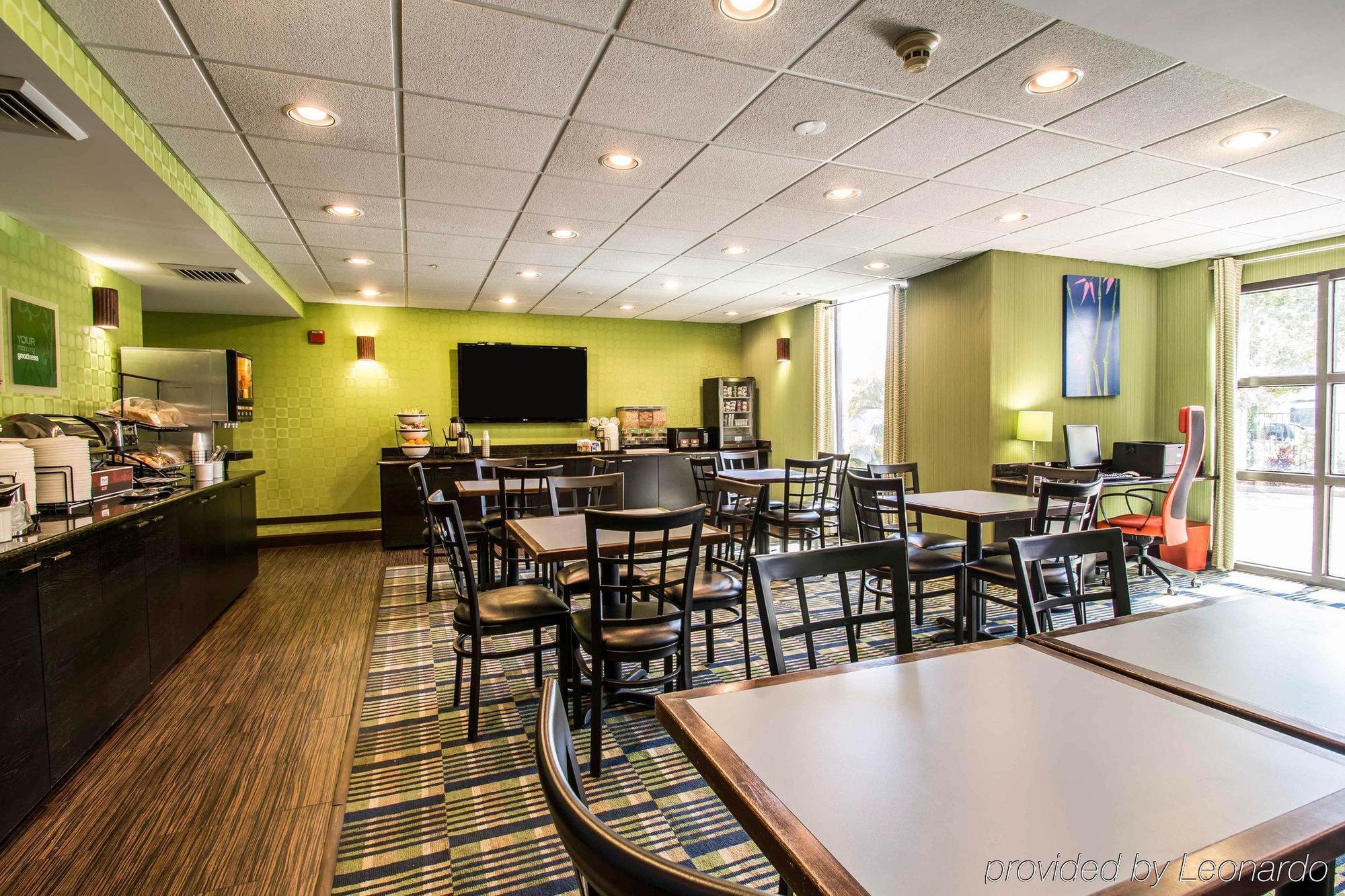 Comfort Inn & Suites Lantana - West Palm Beach South Екстериор снимка