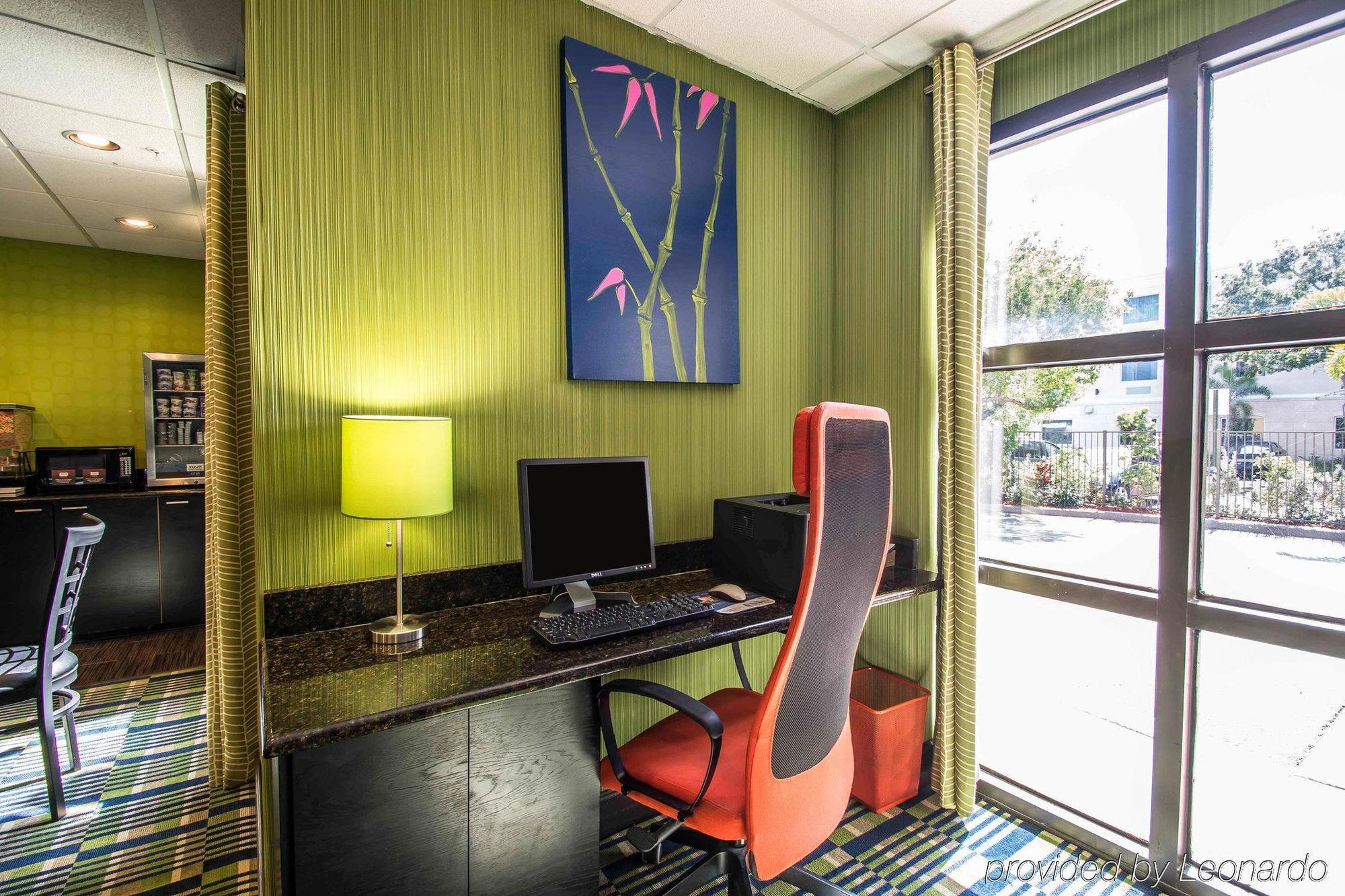 Comfort Inn & Suites Lantana - West Palm Beach South Екстериор снимка