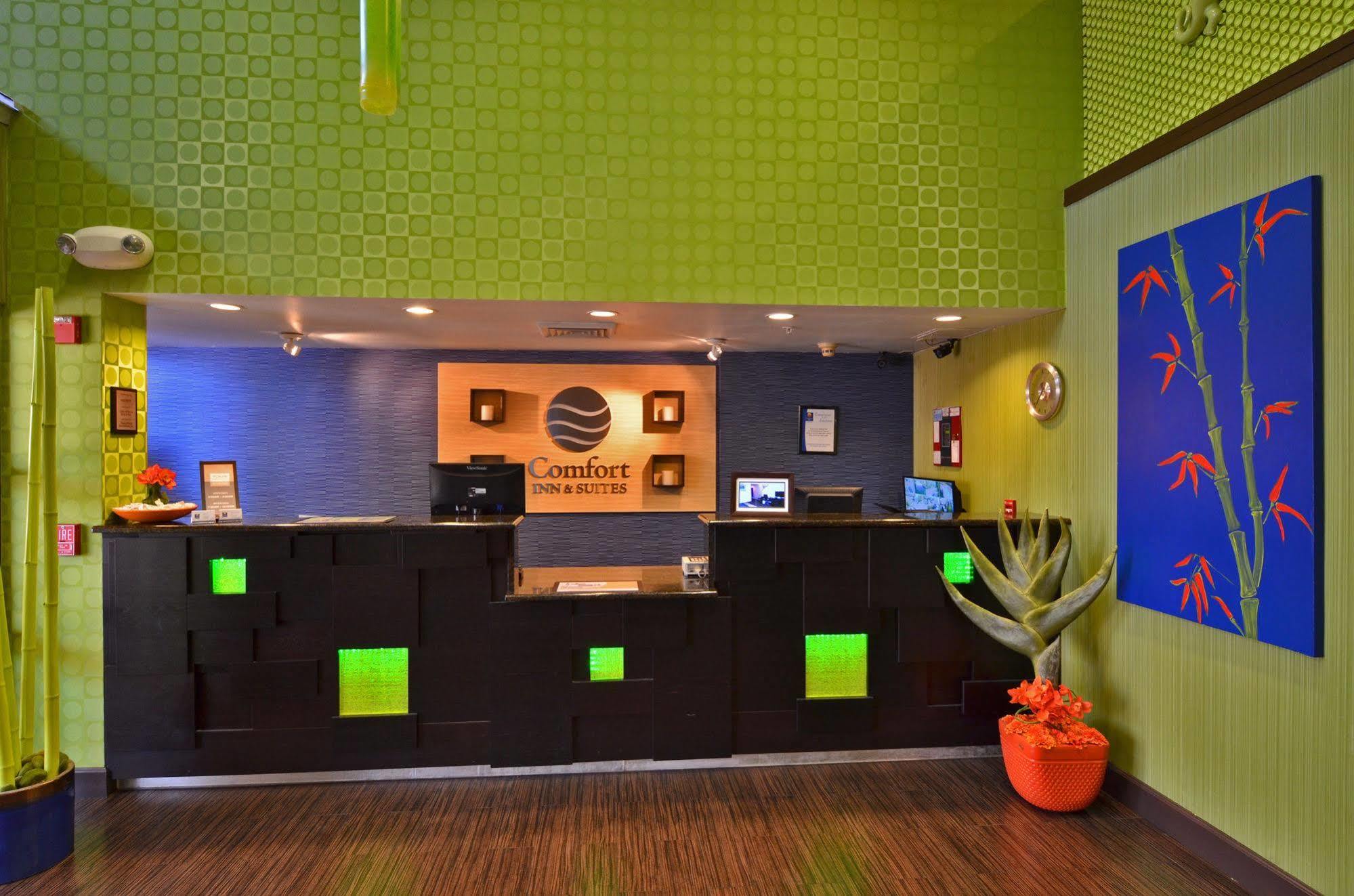Comfort Inn & Suites Lantana - West Palm Beach South Екстериор снимка