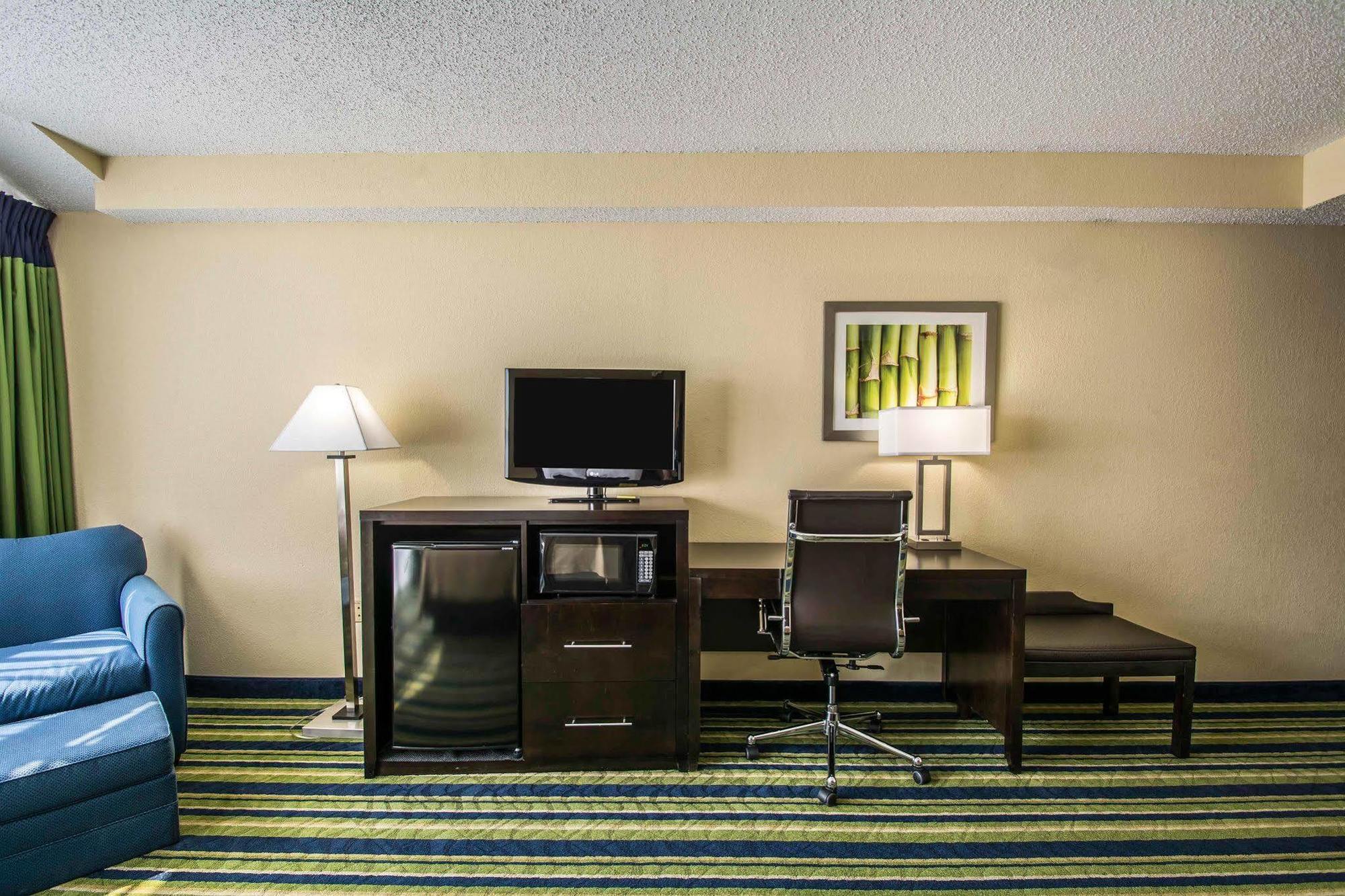 Comfort Inn & Suites Lantana - West Palm Beach South Екстериор снимка
